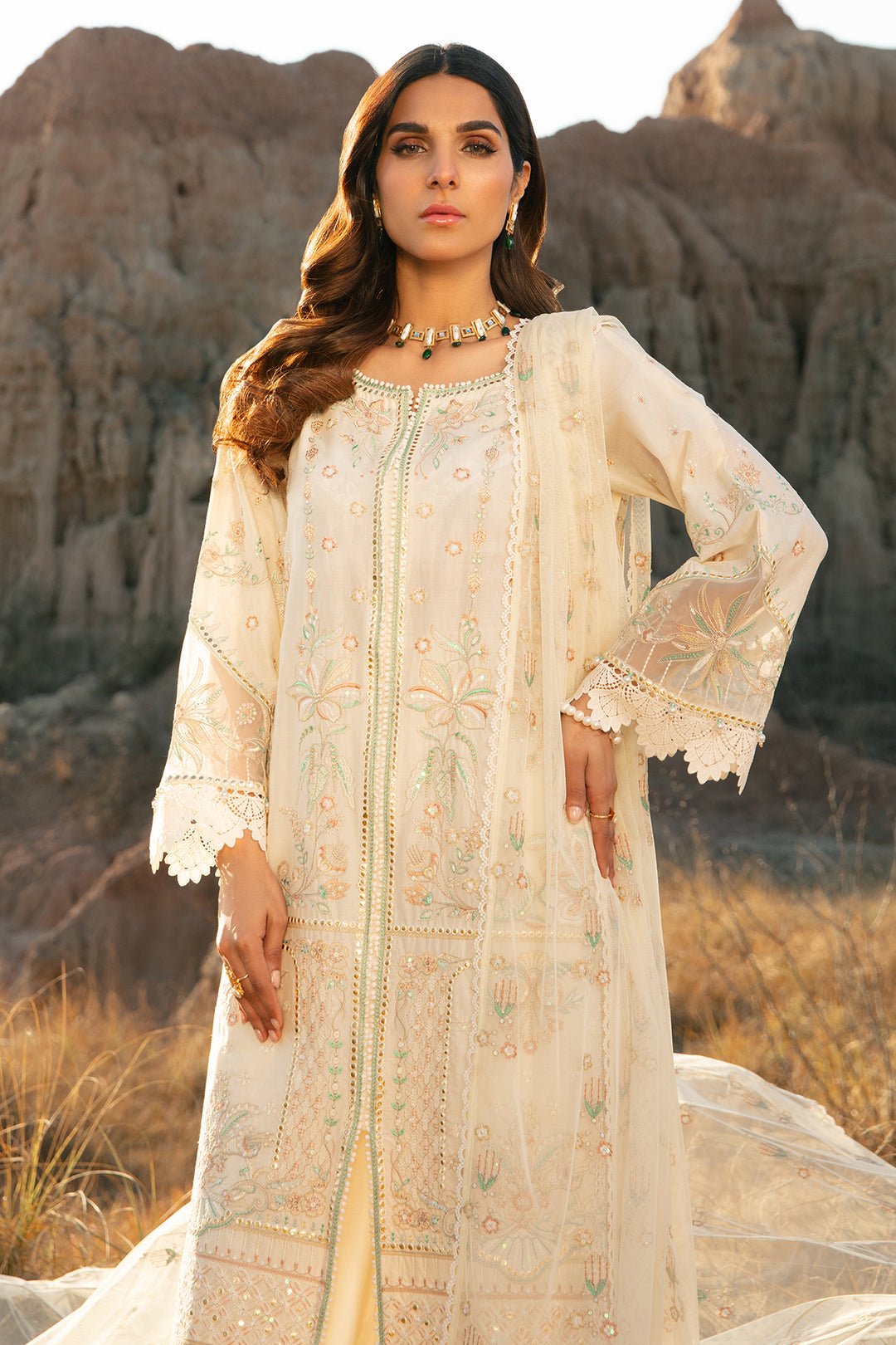 Luxury Lawn Off-White Suit - Meehru - Image 6