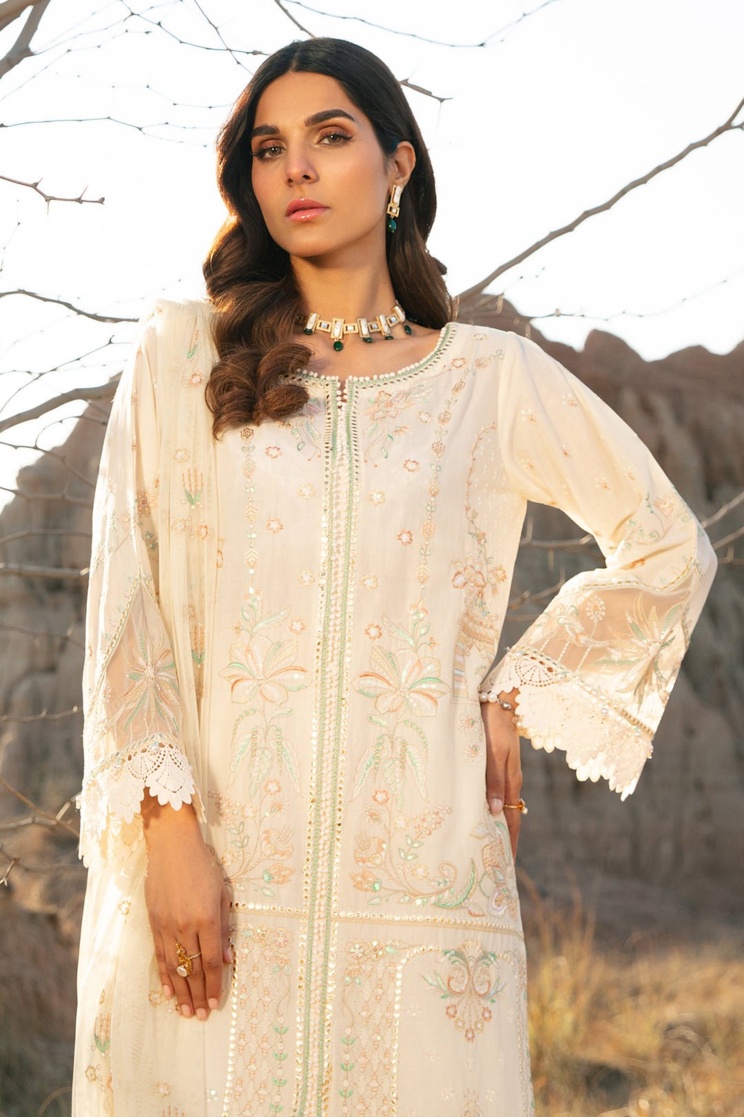Luxury Lawn Off-White Suit - Meehru - Image 5