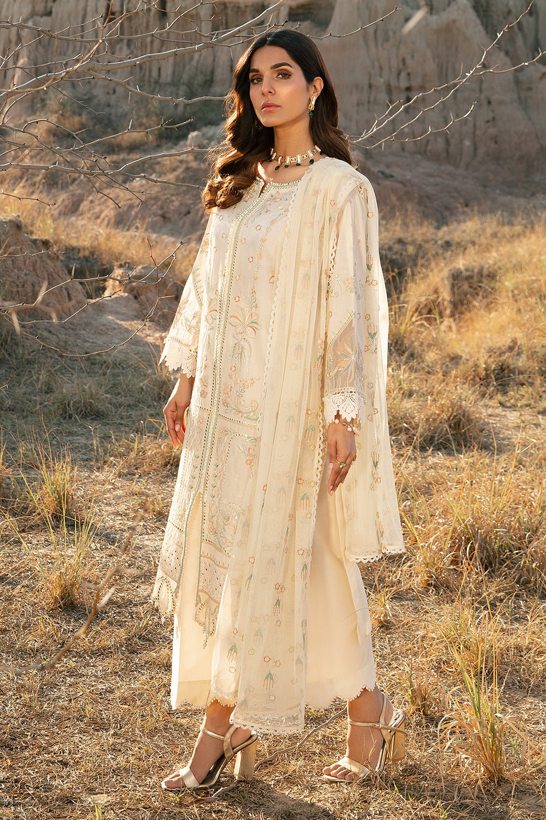 Luxury Lawn Off-White Suit - Meehru - Image 3