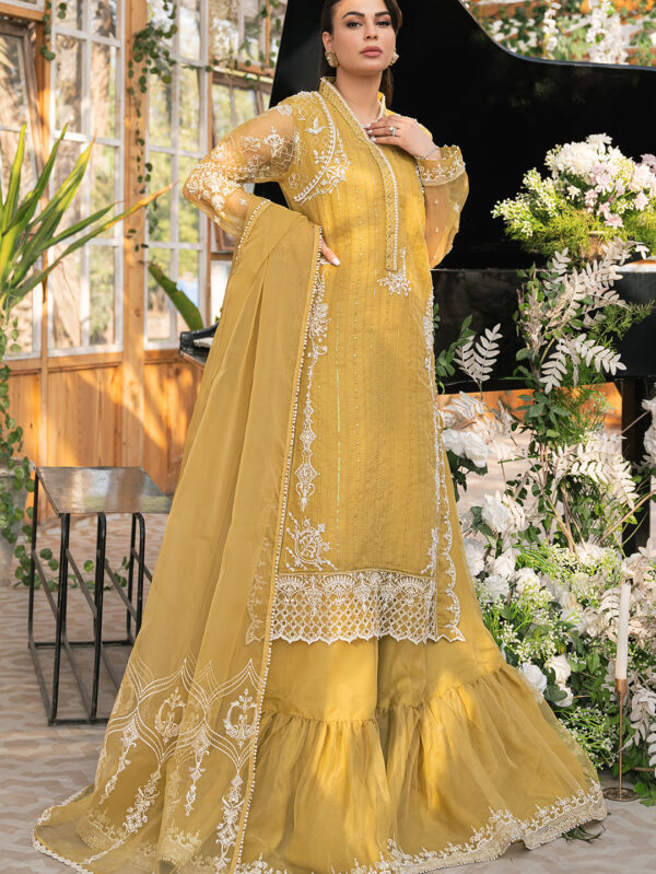 Luxurious Three-Piece Suit - YELLOW WOOD