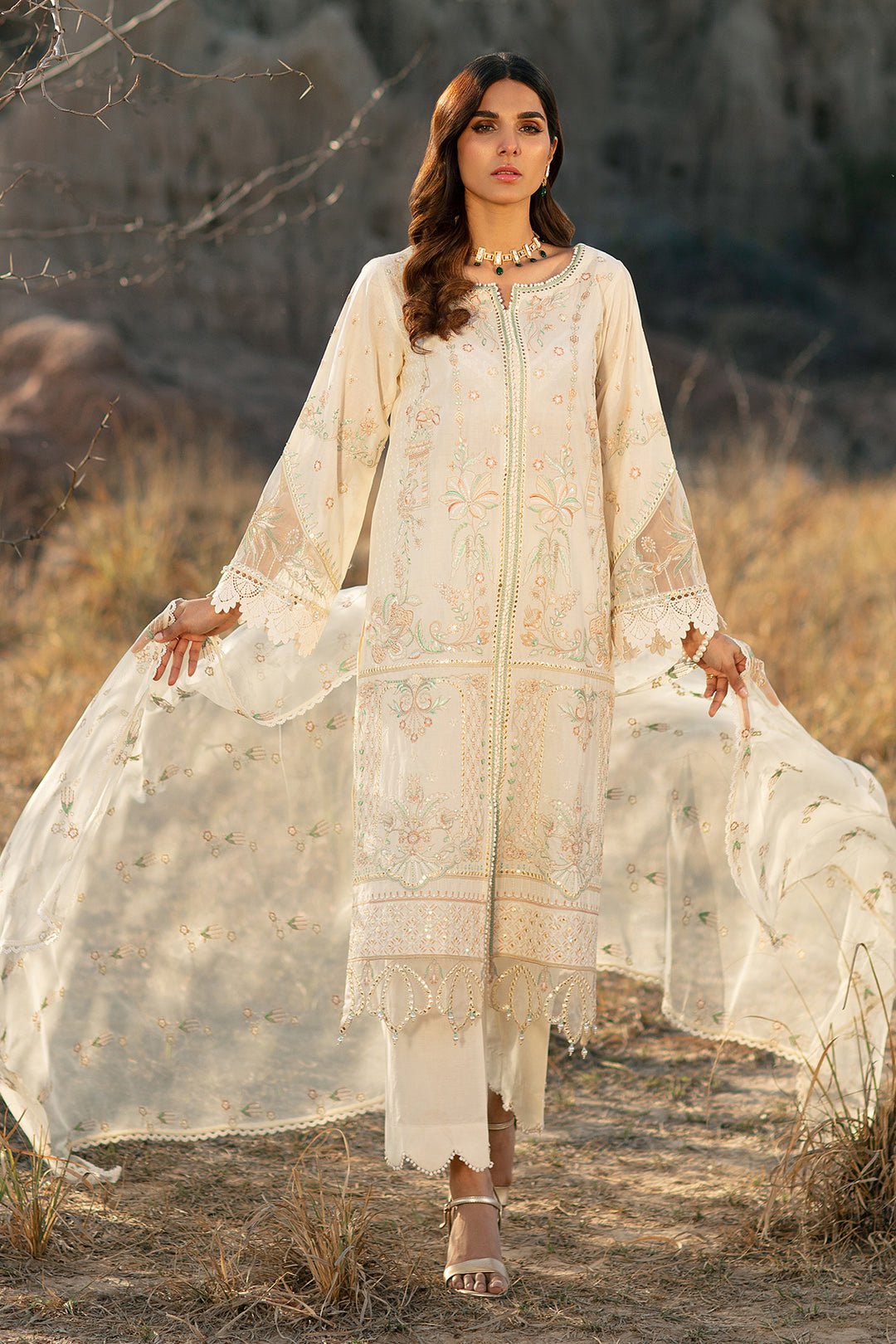 Luxury Lawn Off-White Suit - Meehru - Image 7