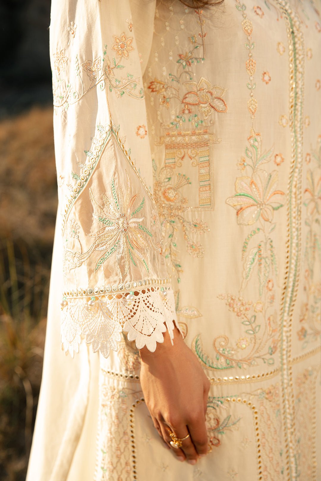 Luxury Lawn Off-White Suit - Meehru - Image 2