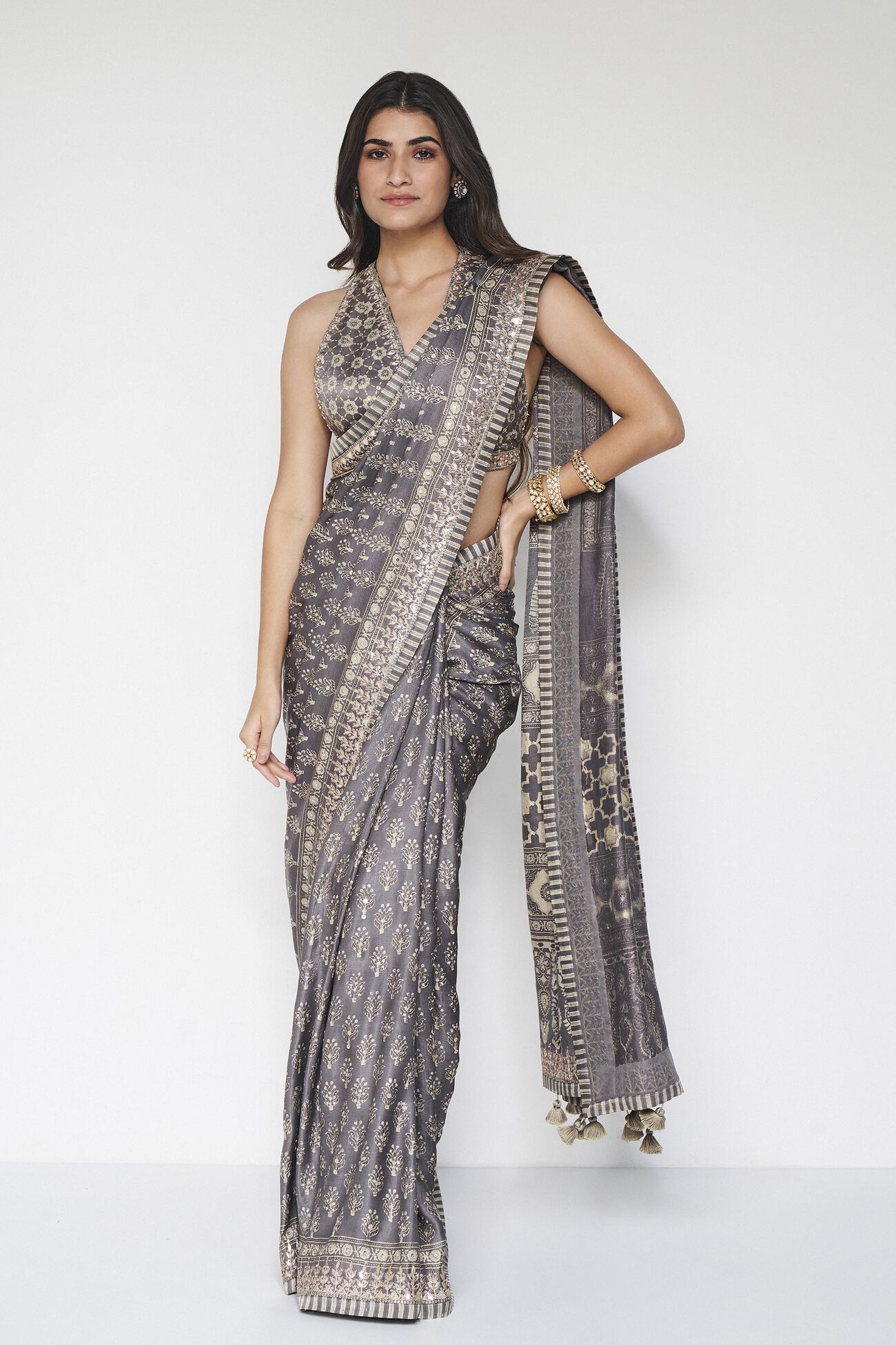 Ranjeeta Ajrakh Printed Silk Saree in Grey - Image 5