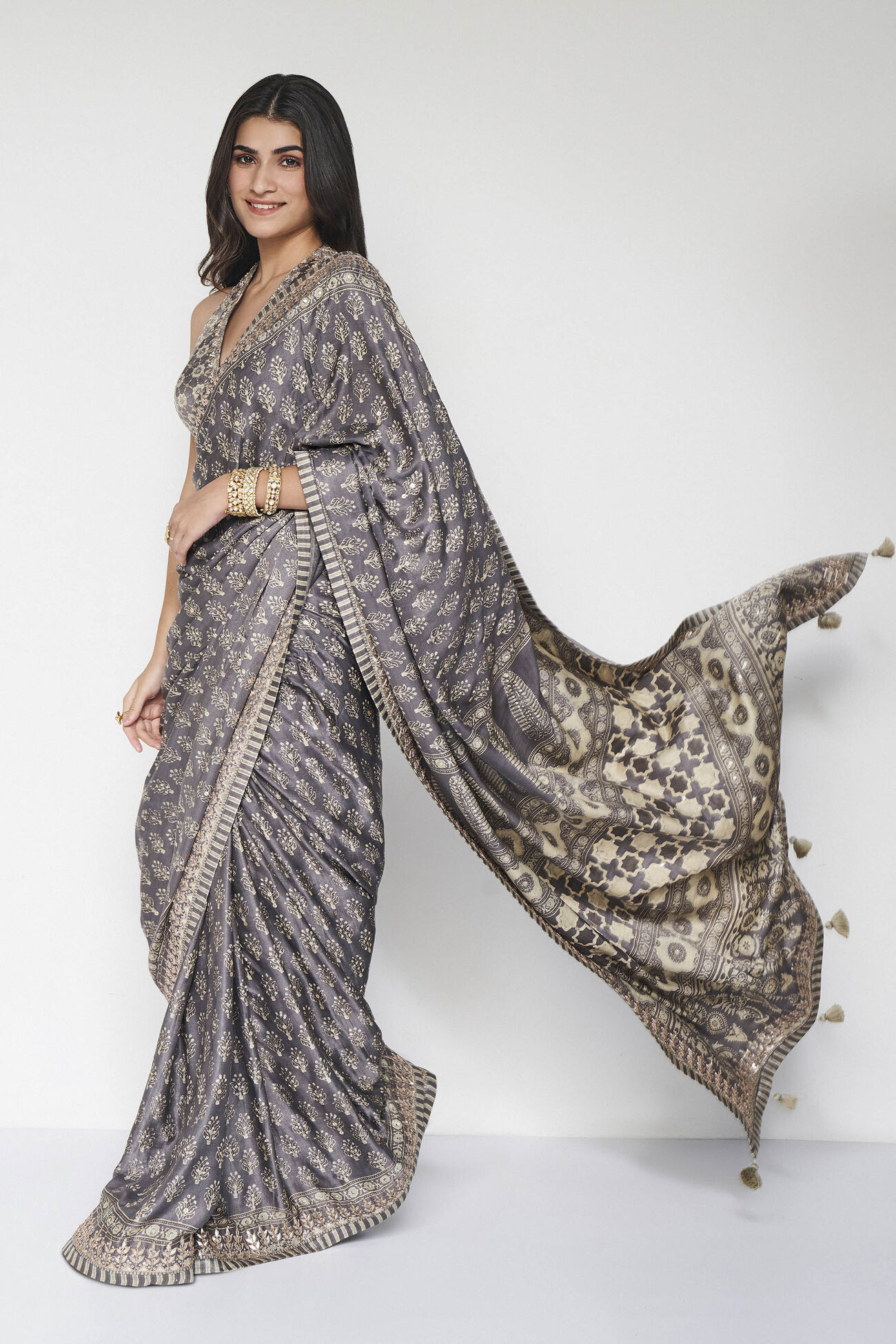 Ranjeeta Ajrakh Printed Silk Saree in Grey - Image 7