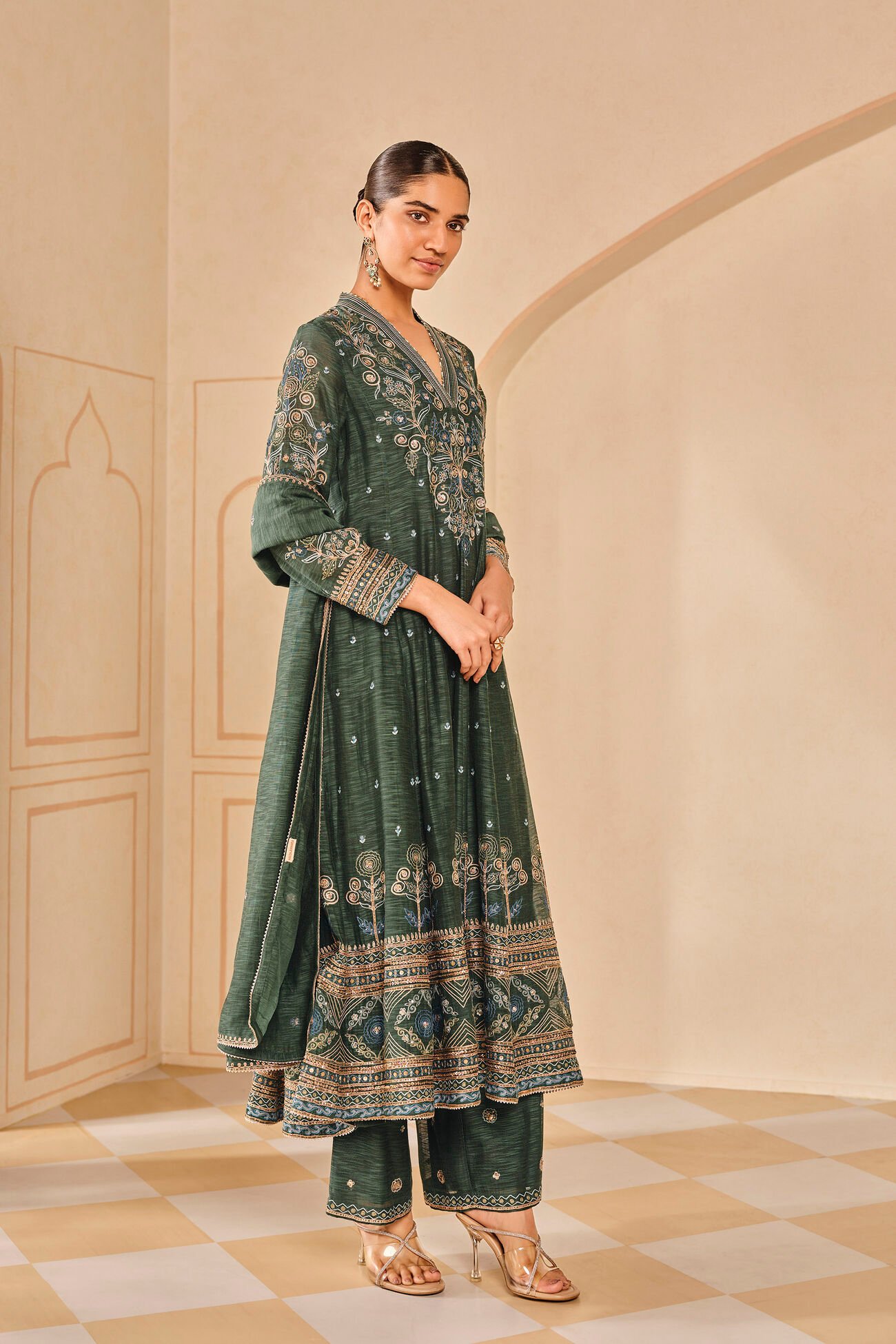 Zunaira Mul Anarkali Set in Green - Image 3