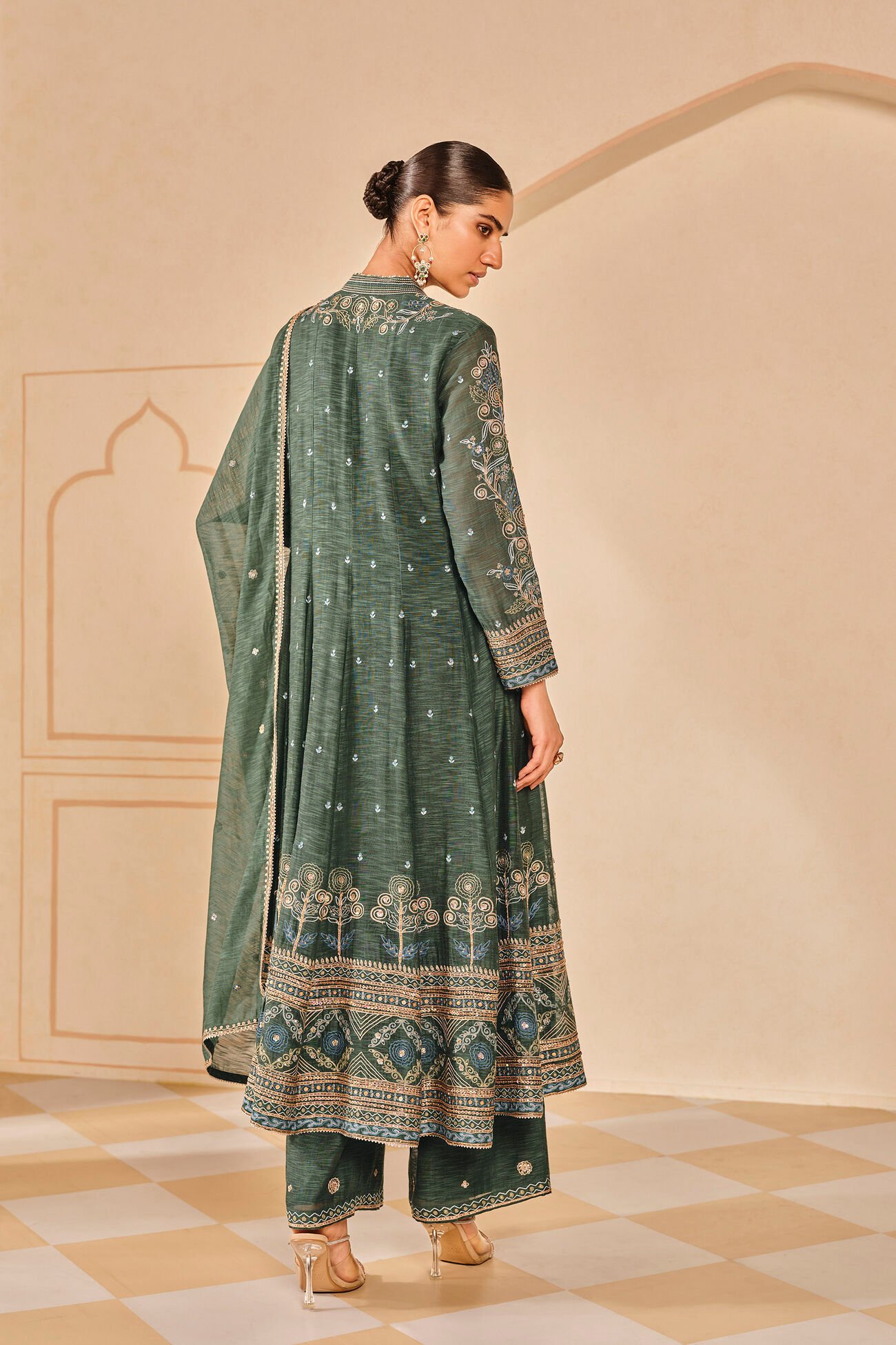 Zunaira Mul Anarkali Set in Green - Image 4