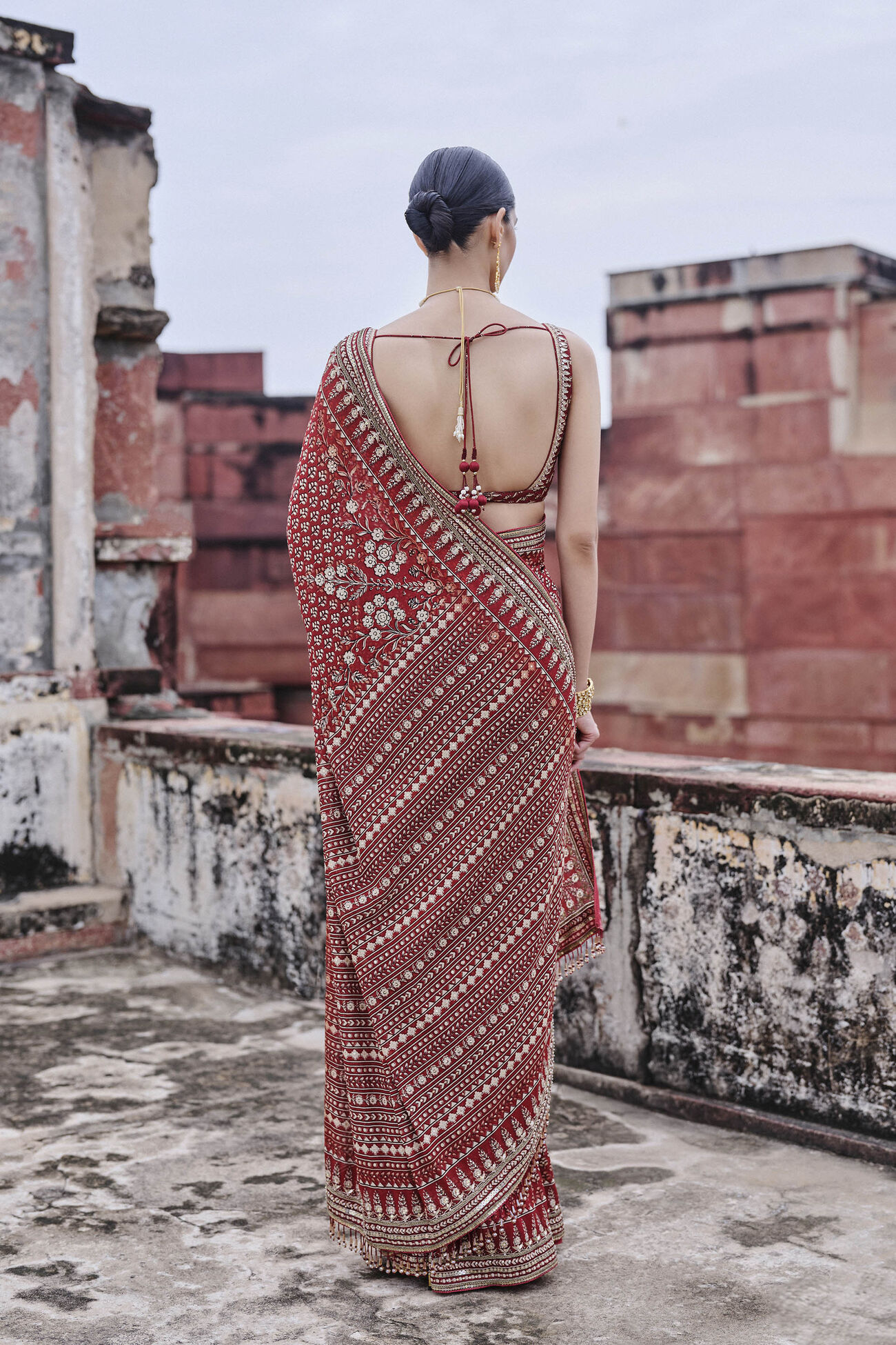 Arvia Georgette Saree in Red - Image 3