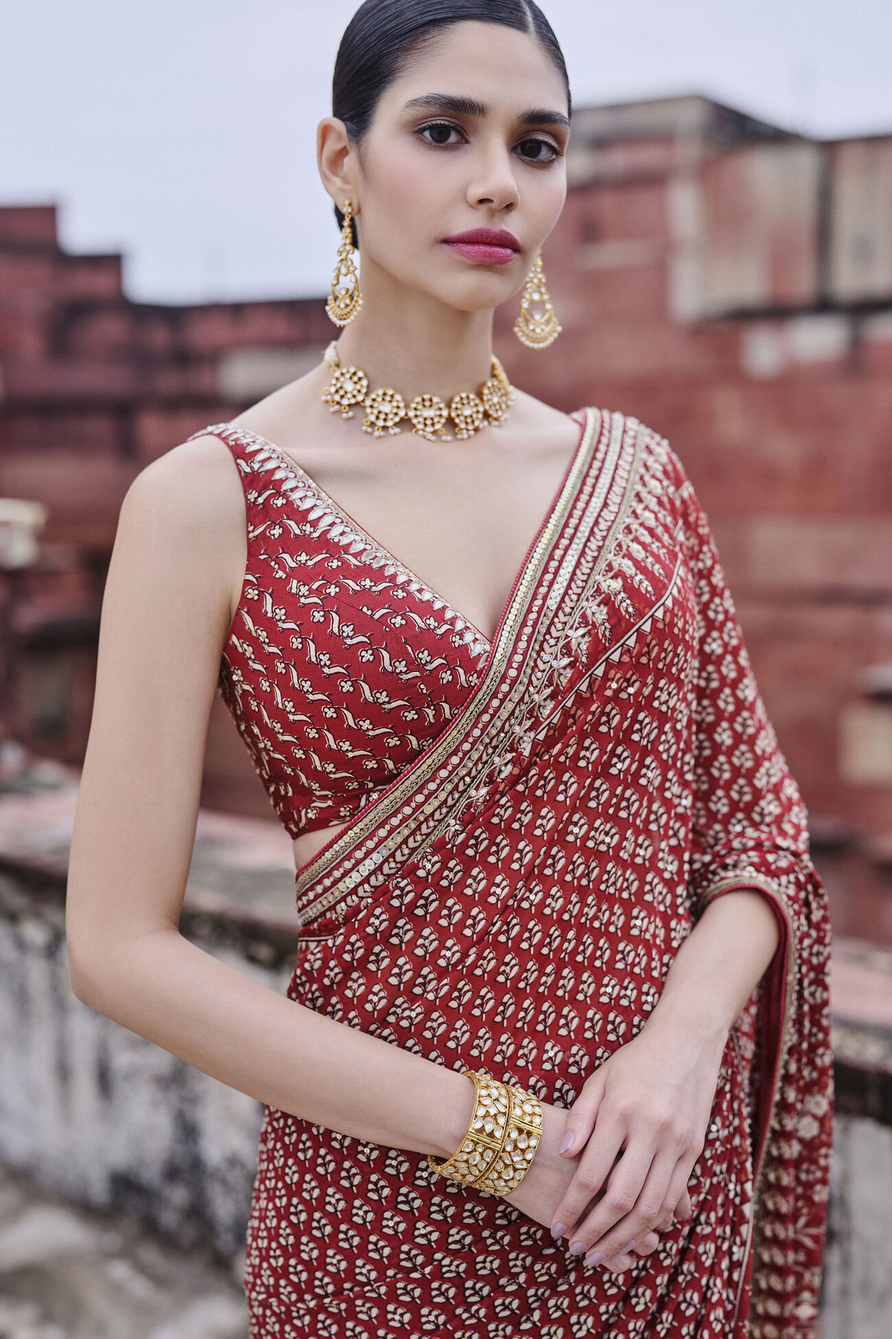 Arvia Georgette Saree in Red - Image 2