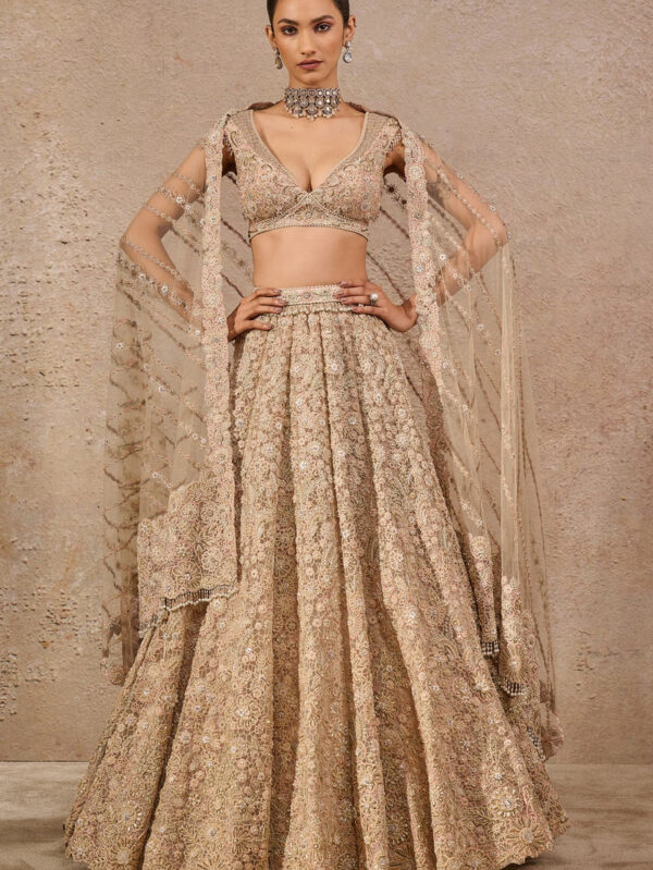 Dori Lehenga